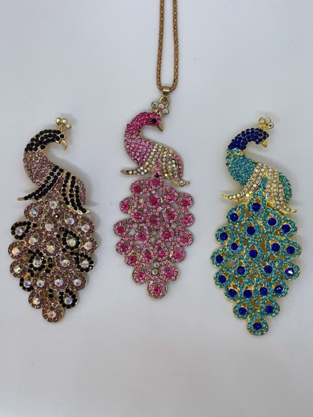 Betsey Johnson Large Pink & Gold-tone Peacock Long Necklace - Picture 5 of 5